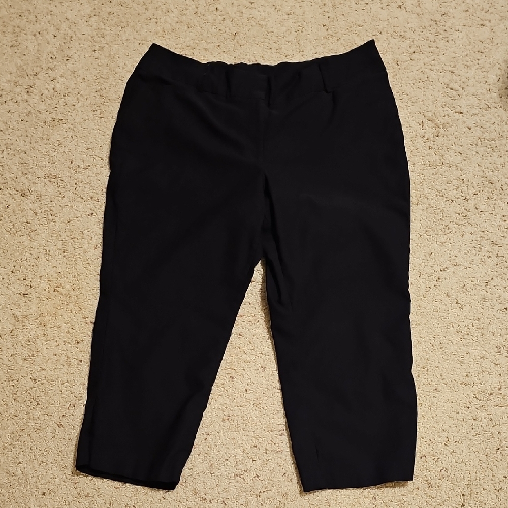 Lane Bryant Black Pull On Crop Pants